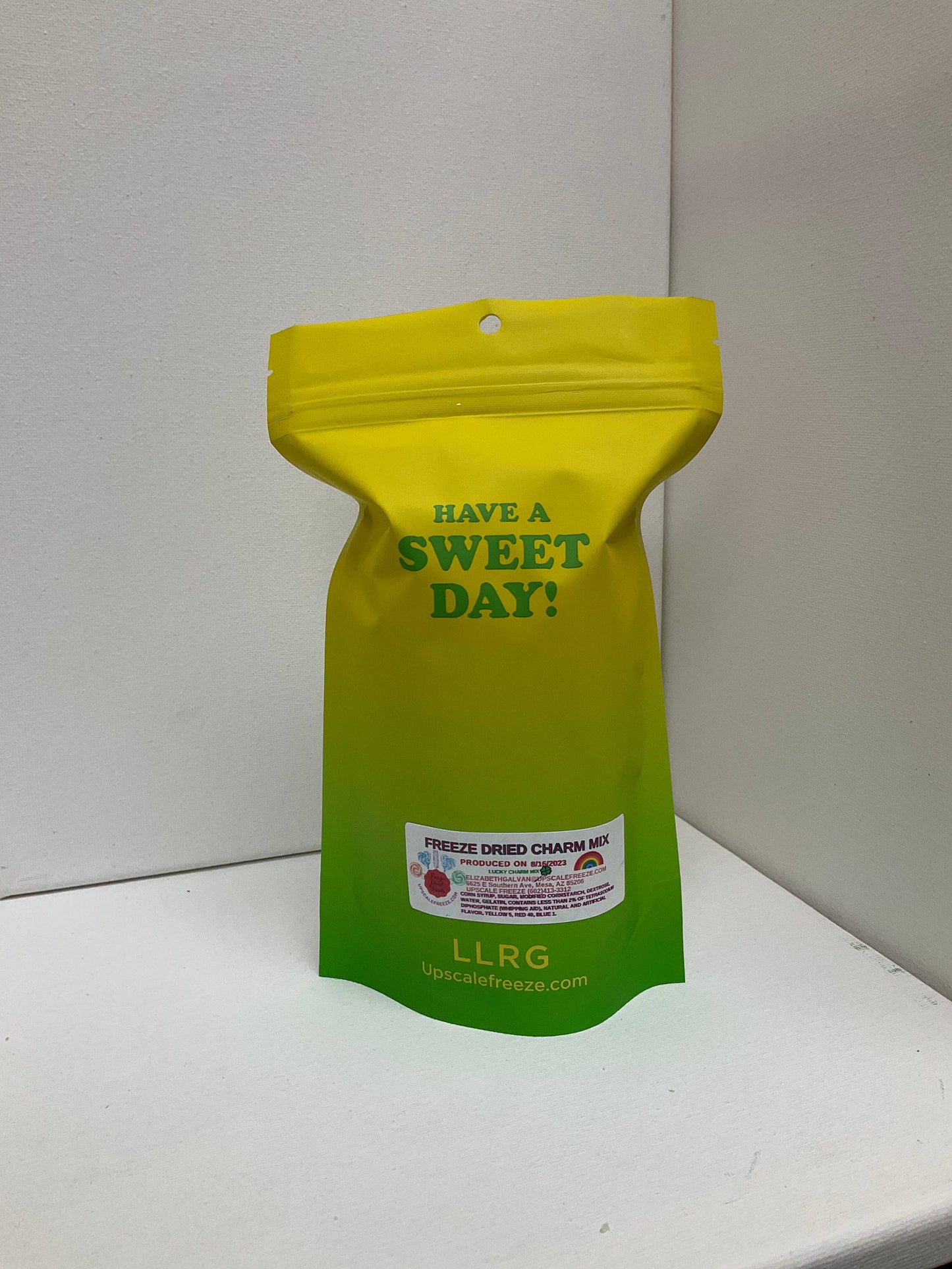 FREEZE DRIED CHARM MIX: Medium