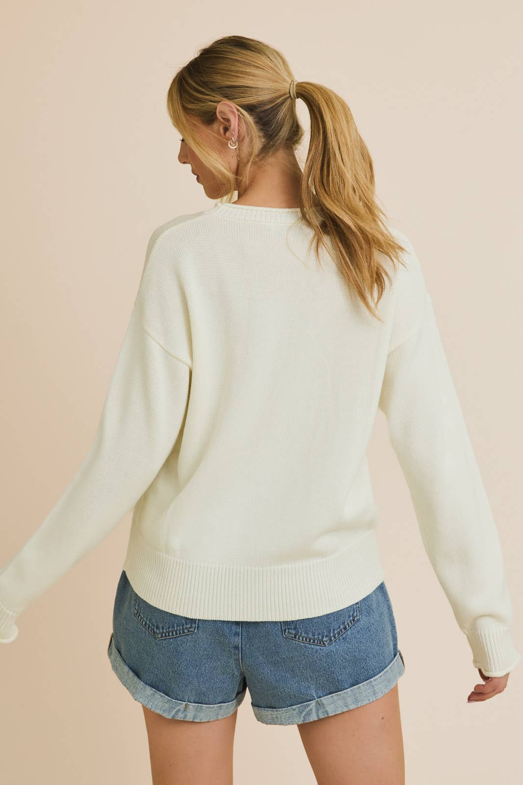 ROUND NECK LONG SLEEVE "COCKTAIL" LIGHT WEIGHT SWEATER: WHITE-MULTI / M