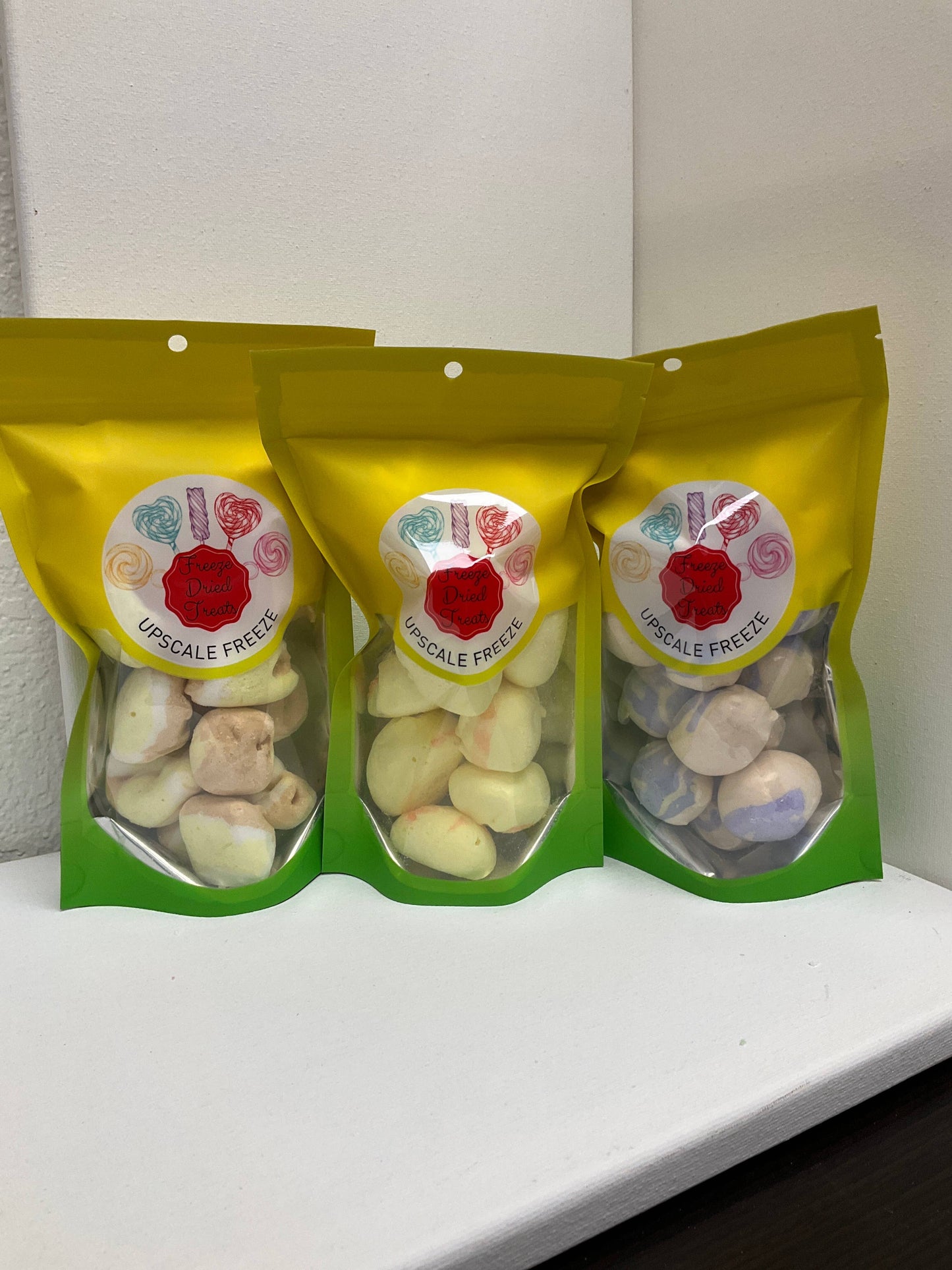 FREEZE DRIED SALT WATER TAFFY: PINA COLODA