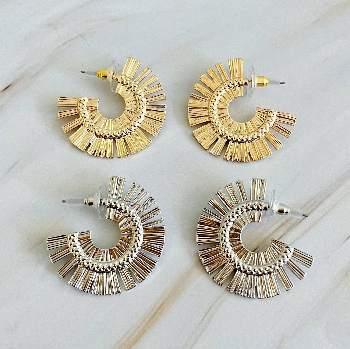 Sunburst Beauty Hoop Earrings: Gold