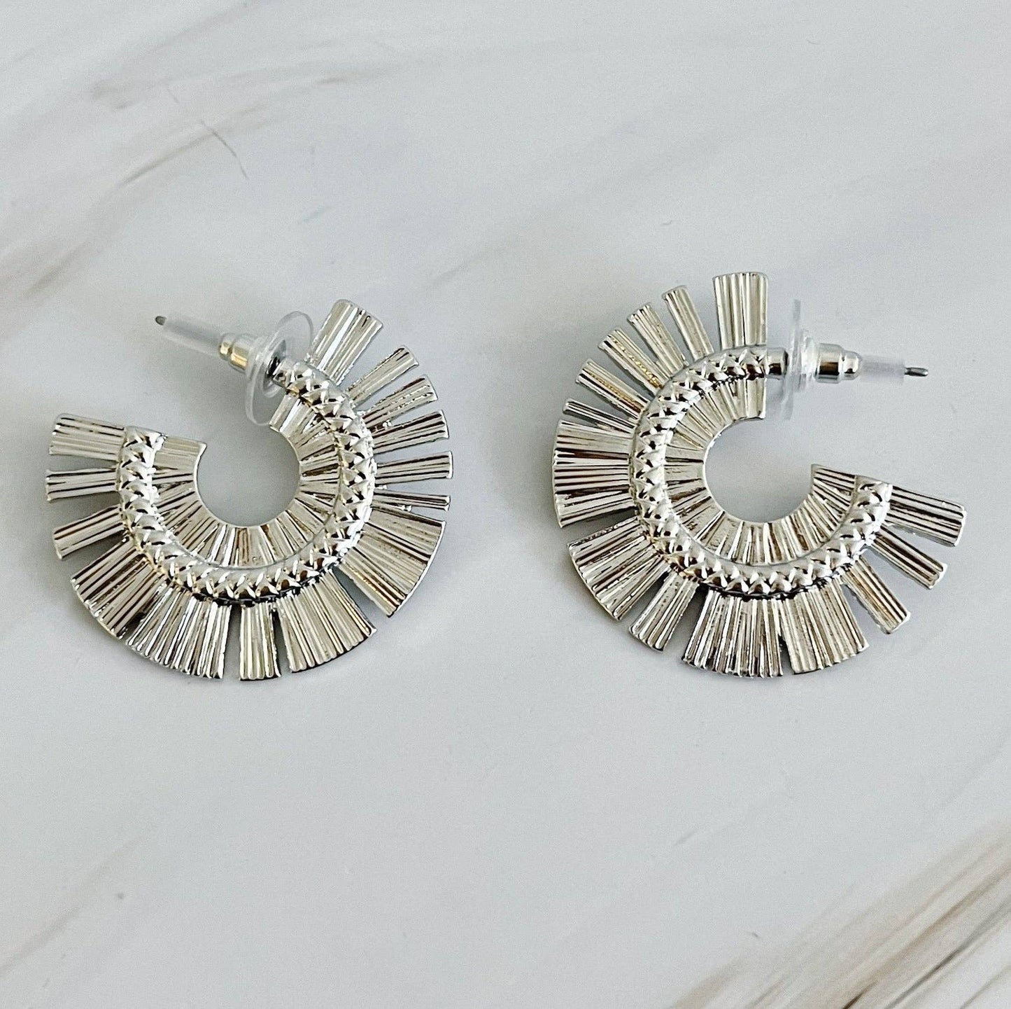 Sunburst Beauty Hoop Earrings: Silver