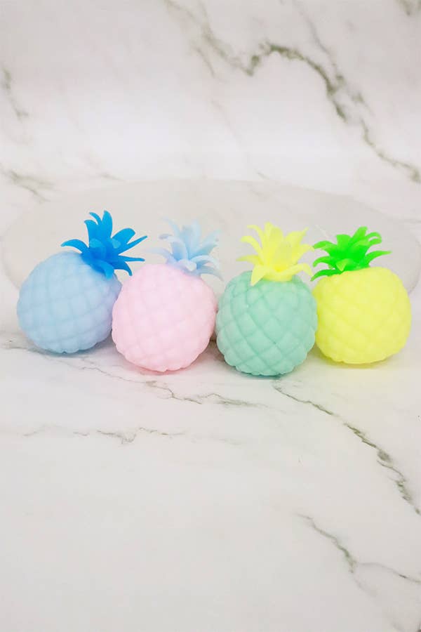 Pineapple Squeeze Toy: MIX COLOR / ONE