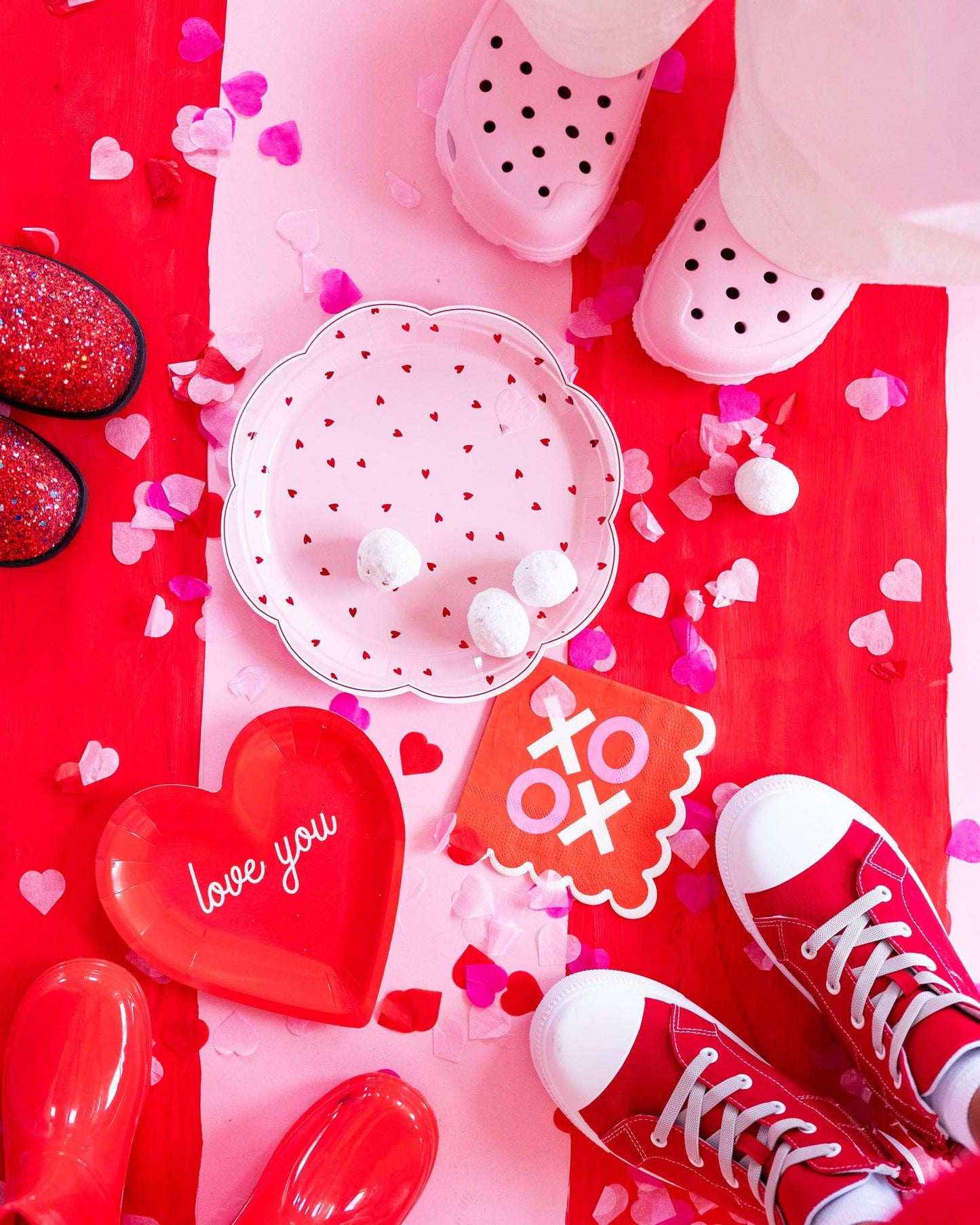 VAL1241 - Conversation Heart Shaped Plate Set