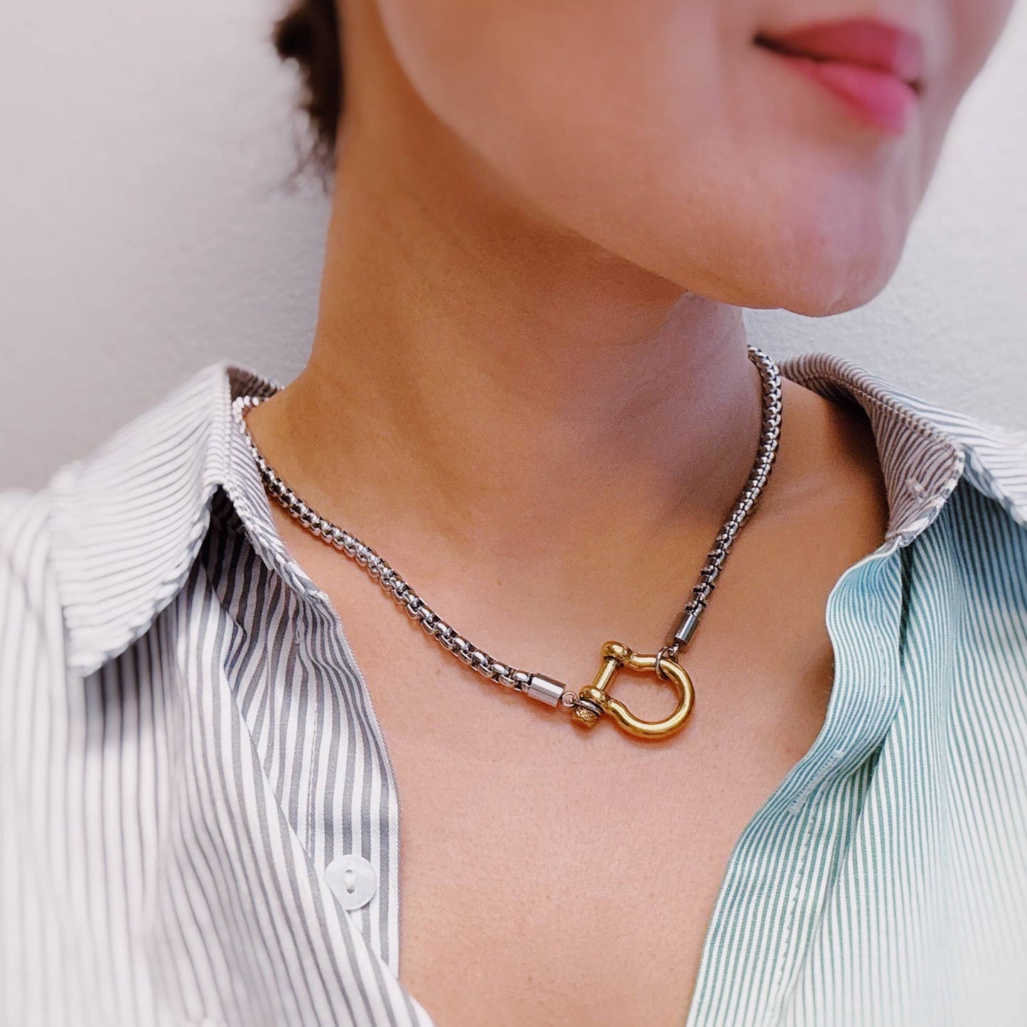 Luxe Pendant Box Chain Necklace: Gold